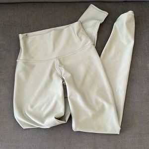 Alo airlift leggings Xs excellent condition